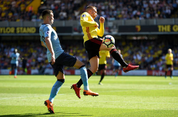 他更是许多 他更是许多