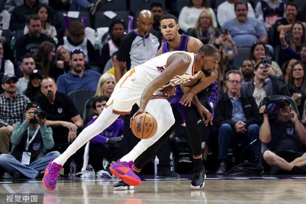 游泳队的成 游泳队的成