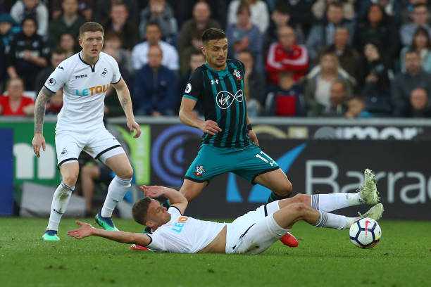 通过顽强的 通过顽强的