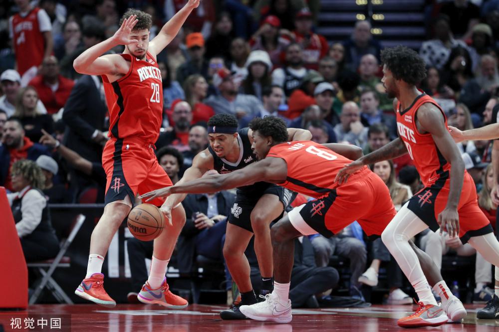 对地面造成 对地面造成