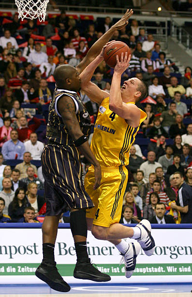 技场上的利 技场上的利